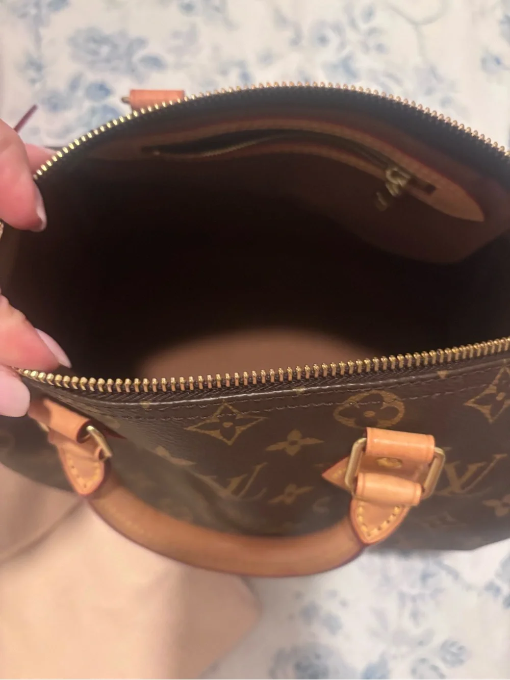 Louis Vuitton Brown Monogram Speedy Bandoulière Handbag 25